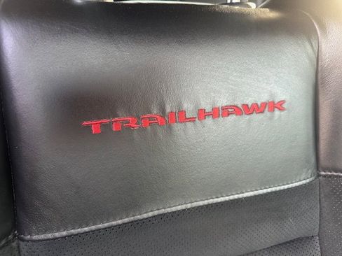 Used 2018 Jeep Grand Cherokee Trailhawk image 16