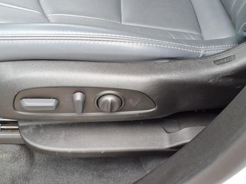 Used 2023 Buick Enclave Essence image 23