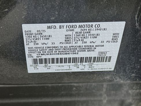 Used 2025 Ford Explorer Platinum w/ LUX Leather Package image 12