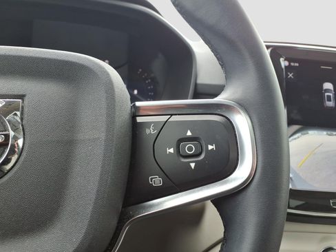 Used 2023 Volvo XC40 B5 Plus w/ Driver Assist Package AWD/4WD image 23