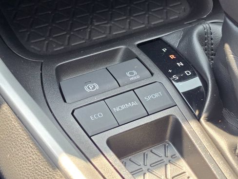 Used 2023 Toyota RAV4 XLE Premium FWD image 25