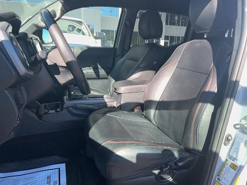 Used 2019 Toyota Tacoma TRD Off-Road AWD/4WD image 19