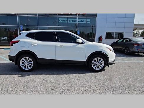 Used 2018 Nissan Rogue Sport S w/ S Appearance Package image 36