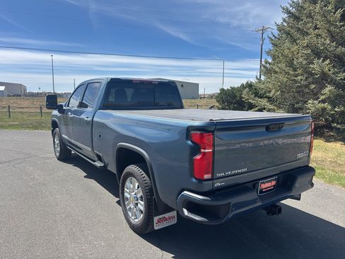 Used 2025 Chevrolet Silverado 3500 High Country w/ Technology Package AWD/4WD image 6