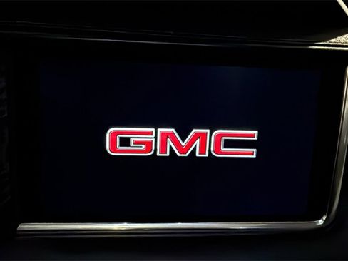 Used 2023 GMC Yukon Denali image 28