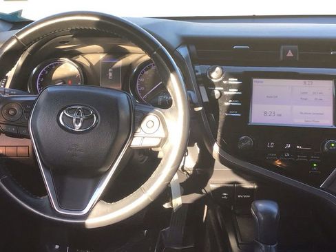 Used 2018 Toyota Camry SE image 16