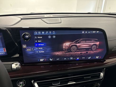 New 2026 Chevrolet Traverse Z71 w/ Enhanced Driving Package image 49