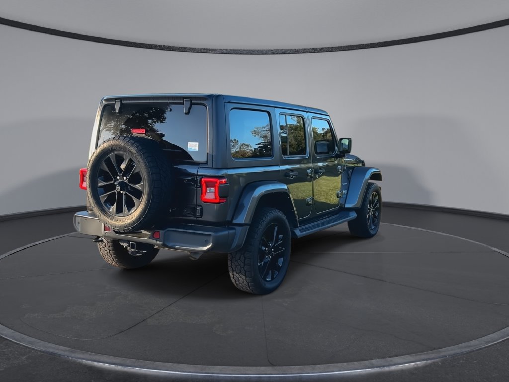Used 2021 Jeep Wrangler Unlimited Sahara w/ Safety Group AWD/4WD image 8