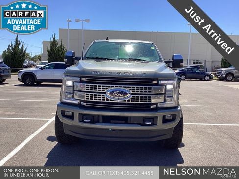 Used 2019 Ford F250 Platinum w/ Platinum Ultimate Package image 2