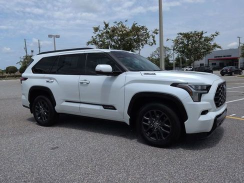 Certified 2023 Toyota Sequoia Platinum AWD/4WD image 1