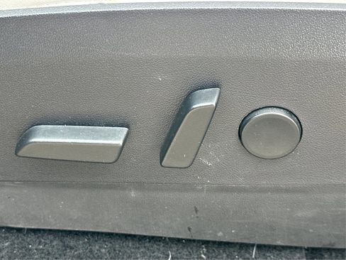 Used 2020 Tesla Model Y Performance image 32