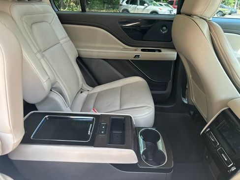 Used 2021 Lincoln Aviator Reserve w/ Equipment Group 201A AWD/4WD image 17