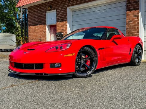 Used 2013 Chevrolet Corvette Grand Sport w/ 2LT Preferred Equipment Group image 2