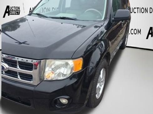 Used 2010 Ford Escape XLT image 3