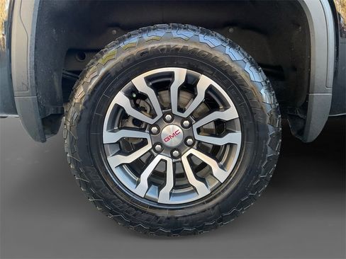Used 2023 GMC Sierra 1500 AT4 w/ Technology Package image 10