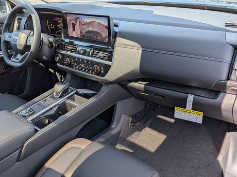 New 2026 Nissan Pathfinder Platinum AWD/4WD image 29