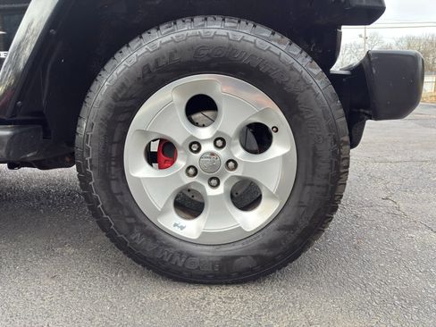 Used 2014 Jeep Wrangler Sahara w/ Dual Top Group image 9