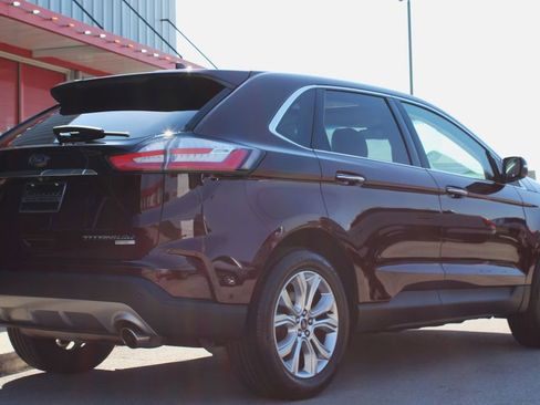 Used 2019 Ford Edge Titanium w/ Equipment Group 301A image 9