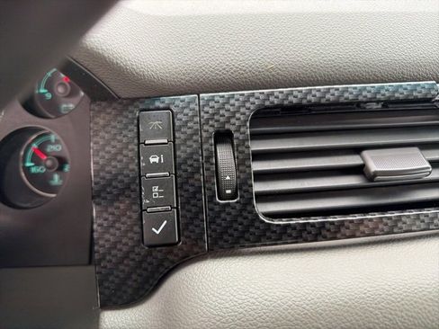 Used 2013 Chevrolet Avalanche LT image 15