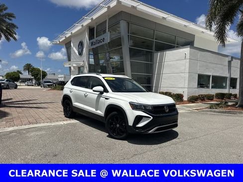 Certified 2024 Volkswagen Taos SE w/ Black Wheel Package FWD image 1