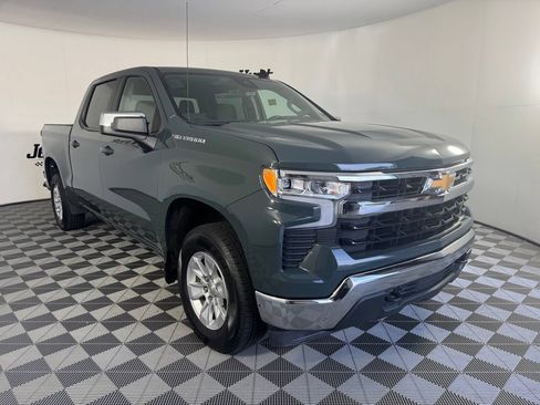 Used 2025 Chevrolet Silverado 1500 LT AWD/4WD image 6