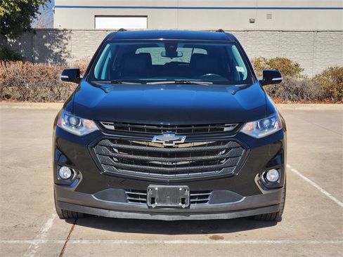 Used 2020 Chevrolet Traverse LT w/ LPO, Blackout Package image 2