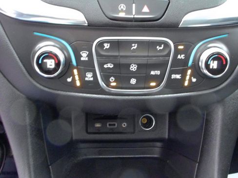 Used 2023 Chevrolet Equinox LT image 22