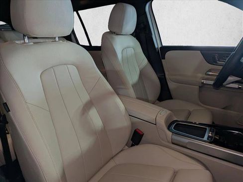 Used 2025 Mercedes-Benz GLB 250 image 18