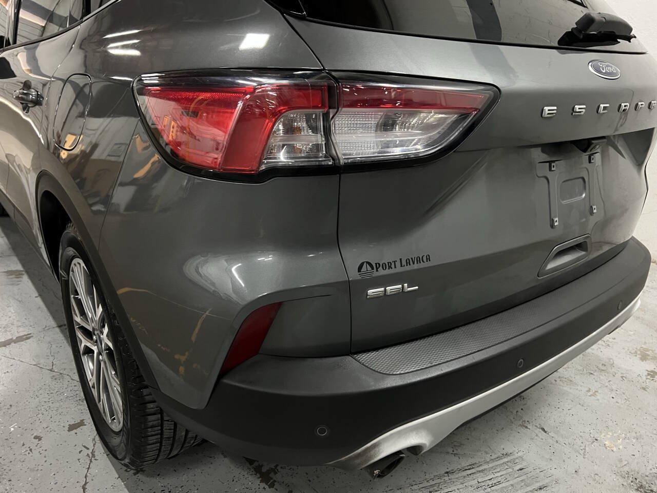 Used 2022 Ford Escape SEL w/ Technology Package FWD image 9