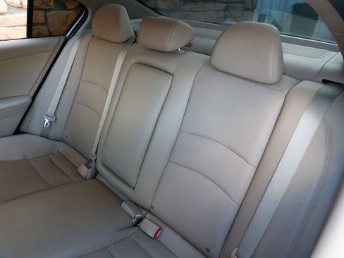 Used 2015 Honda Accord Touring image 10