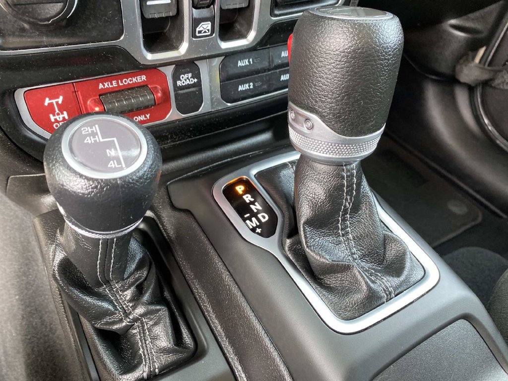 Certified 2026 Jeep Gladiator Mojave AWD/4WD image 17