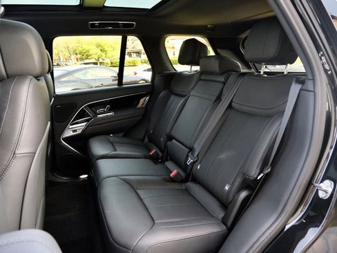 Used 2024 Land Rover Range Rover SE image 16