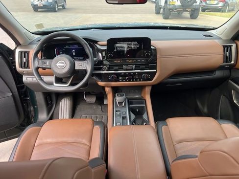 Used 2024 Nissan Pathfinder Platinum image 20