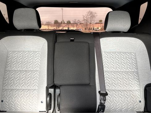 Used 2022 Chevrolet Equinox LS w/ LS Convenience Package image 6