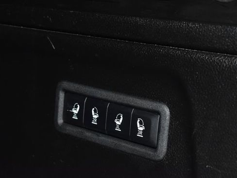 Certified 2024 Jeep Wagoneer L Series II w/ Flexible Seating Group image 35