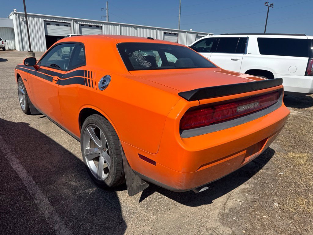 Used 2012 Dodge Challenger SXT RWD image 4
