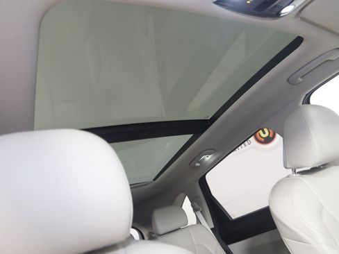 Used 2023 Kia Sorento S w/ Panoramic Sunroof Package AWD/4WD image 12
