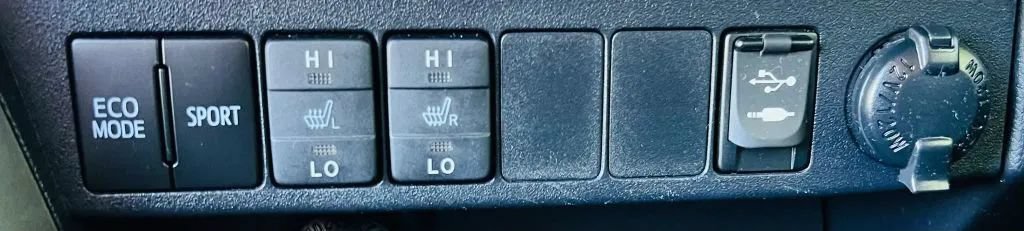 Used 2015 Toyota RAV4 Limited AWD/4WD image 19