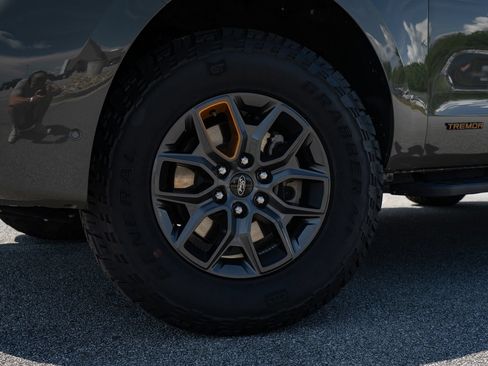 Used 2025 Ford Expedition Tremor AWD/4WD image 7