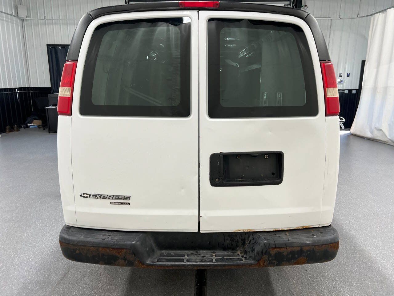 Used 2014 Chevrolet Express 2500 Extended RWD image 5