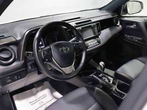 Used 2018 Toyota RAV4 SE w/ Power Extra Value Package image 13