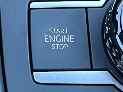 New 2026 Volkswagen Tiguan SE R-Line AWD/4WD image 30