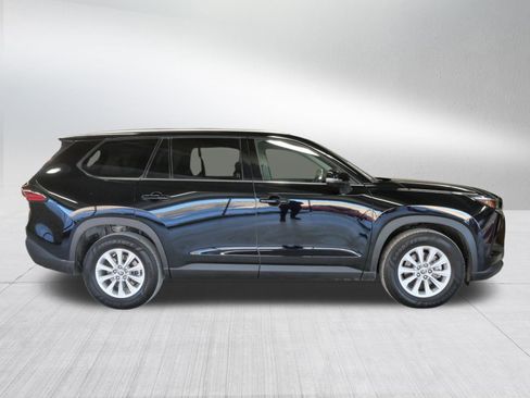 Certified 2025 Toyota Grand Highlander AWD image 9