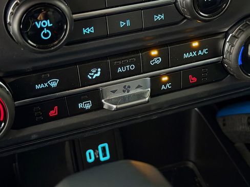 Used 2024 Ford Bronco Black Diamond AWD/4WD image 22