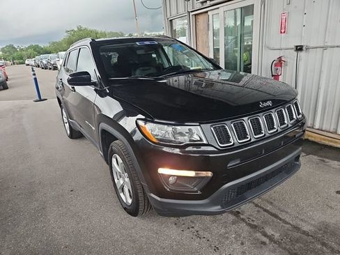 Used 2021 Jeep Compass Latitude AWD/4WD image 2