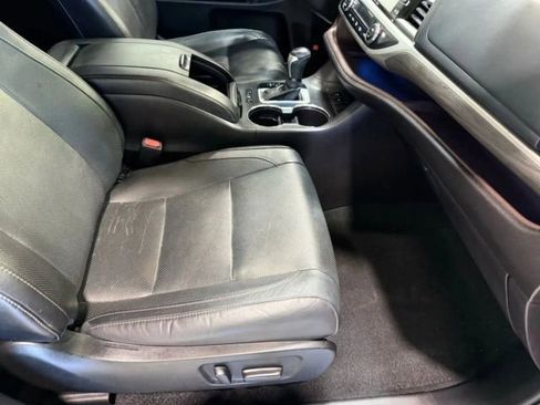 Used 2019 Toyota Highlander Limited image 30