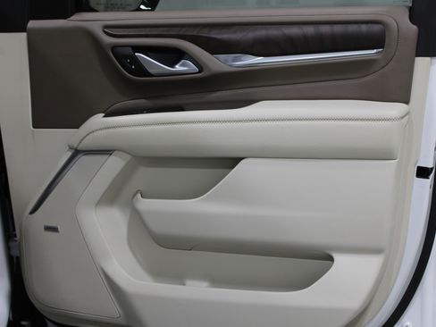 Used 2022 GMC Yukon XL Denali w/ Advanced Technology Package image 40