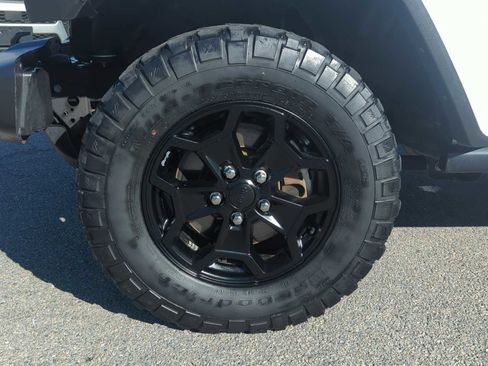 Used 2022 Jeep Gladiator Sport AWD/4WD image 10