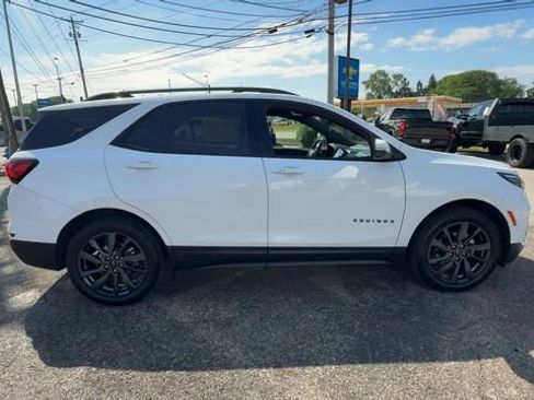 Used 2023 Chevrolet Equinox RS FWD image 9