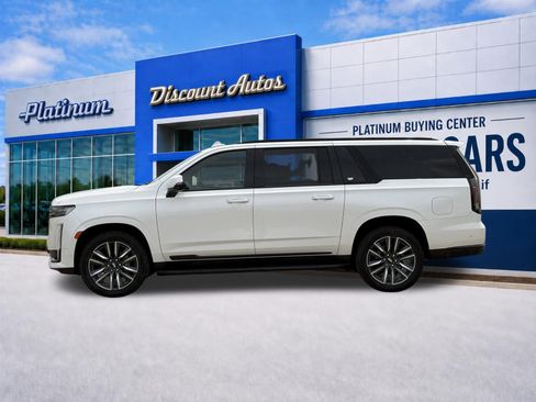 Used 2023 Cadillac Escalade ESV Sport w/ Heavy-Duty Trailer Package AWD/4WD image 4